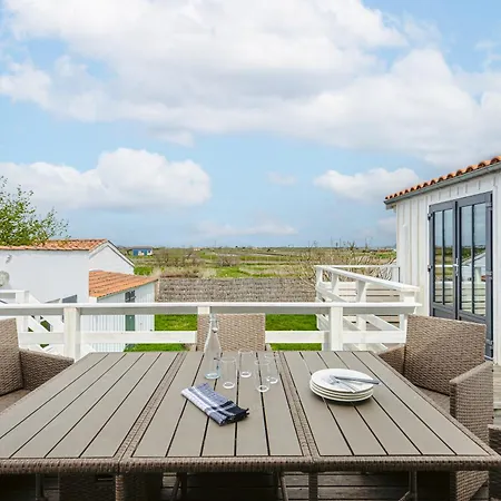 Holiday home Bouillats 28 *